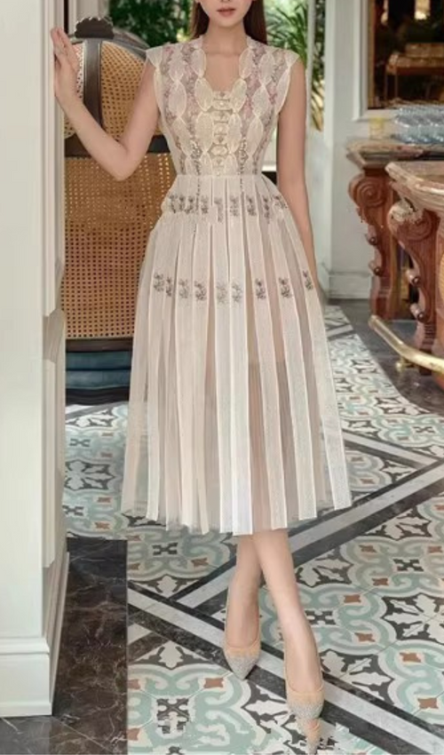 Arwyn Floral Embroidery Midi Dress Flowering Girl