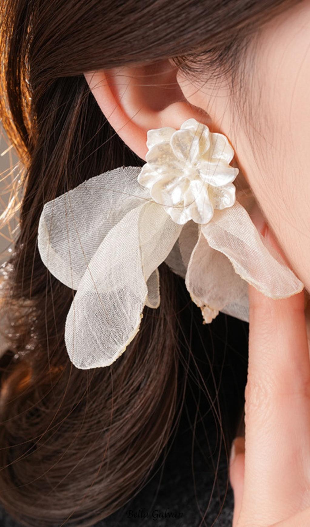 Dreama Flower Earrings Flowering Girl