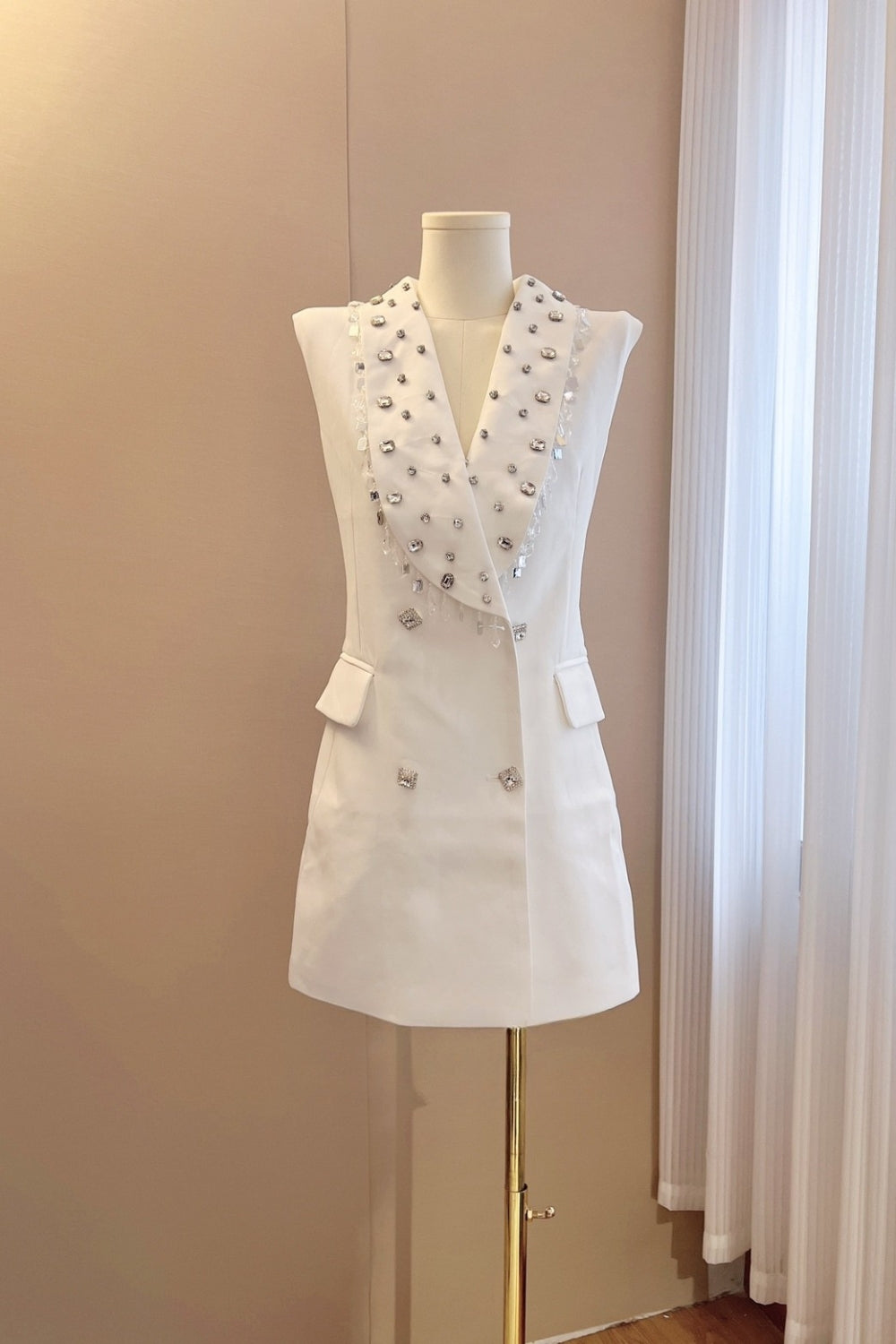 White V-Neck Sleeveless Diamond Midi Suit Top Flowering Girl