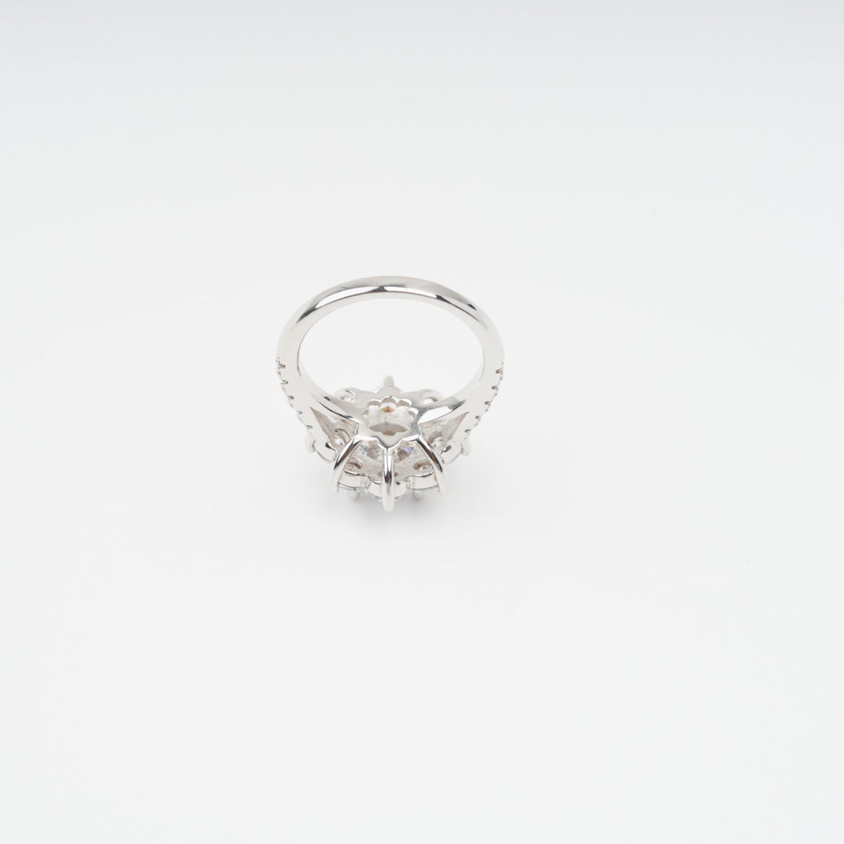 Émilie Sterling Silver Flower Shaped Zircon Gemstone Ring Flowering Girl