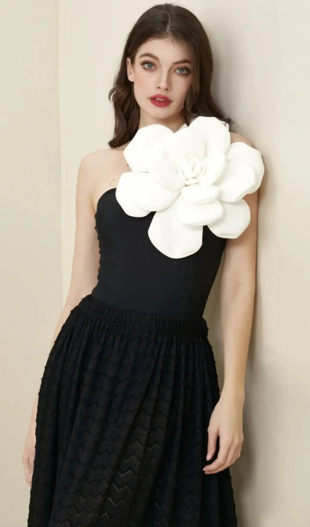 Anne Black Exaggerated 3D Flower Top Flowering Girl