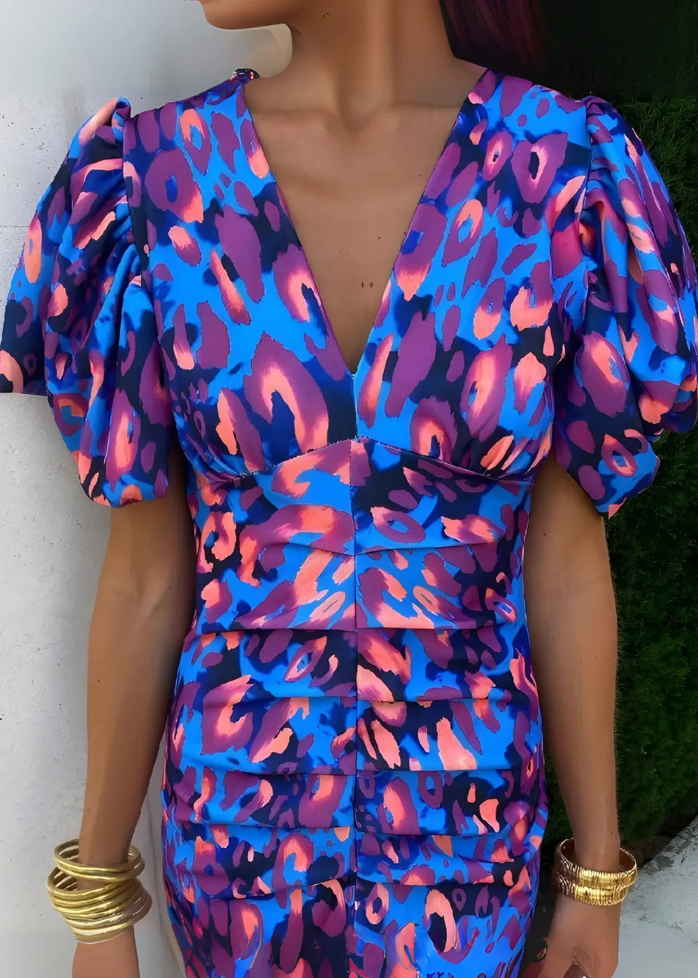 Stylish and Vibrant Dress Flowering Girl