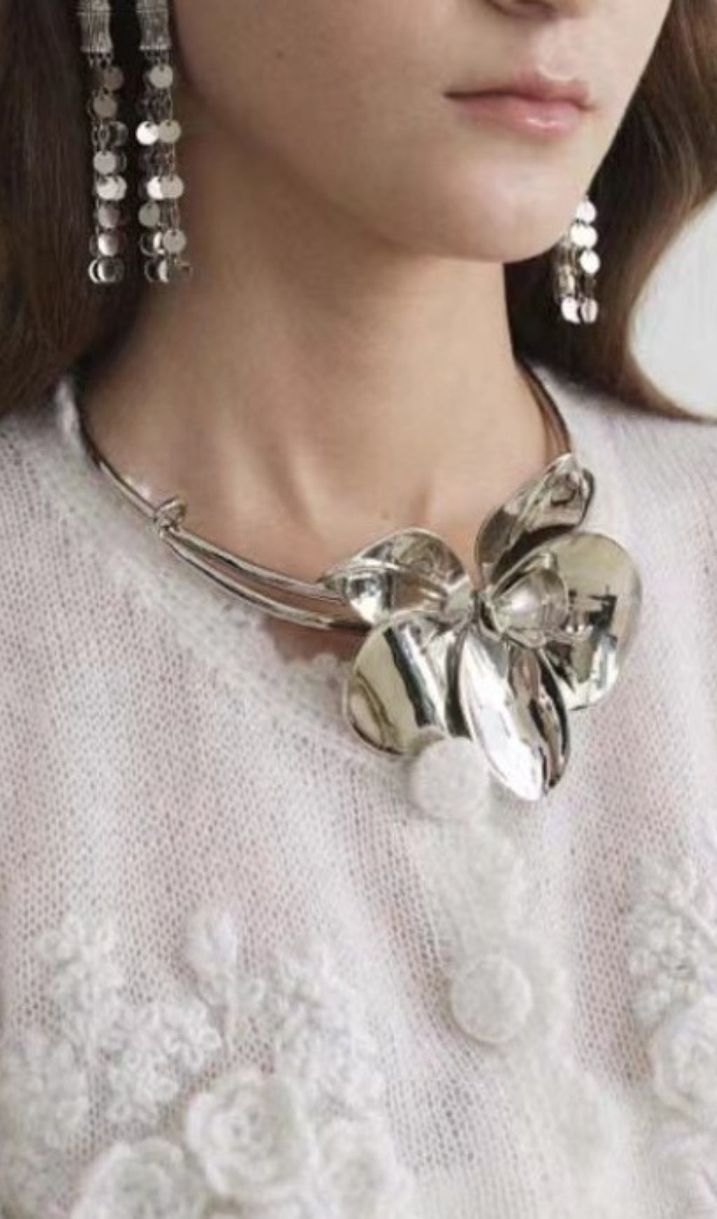 Three-Dimensional Orchid Choker Flowering Girl