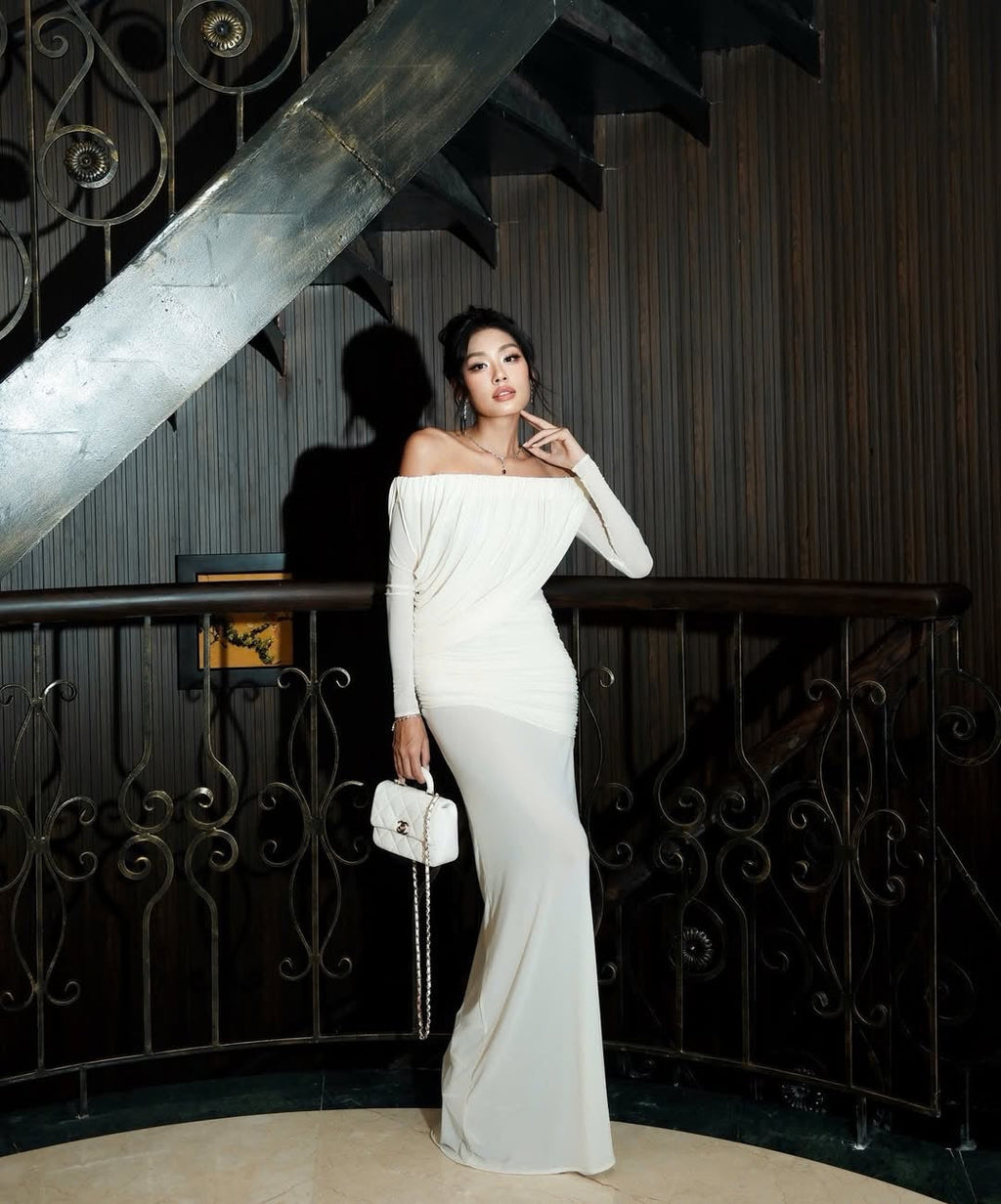 Cara Off-Shoulder Long Sleeve Pleated Mesh Maxi Dress In White Flowering Girl