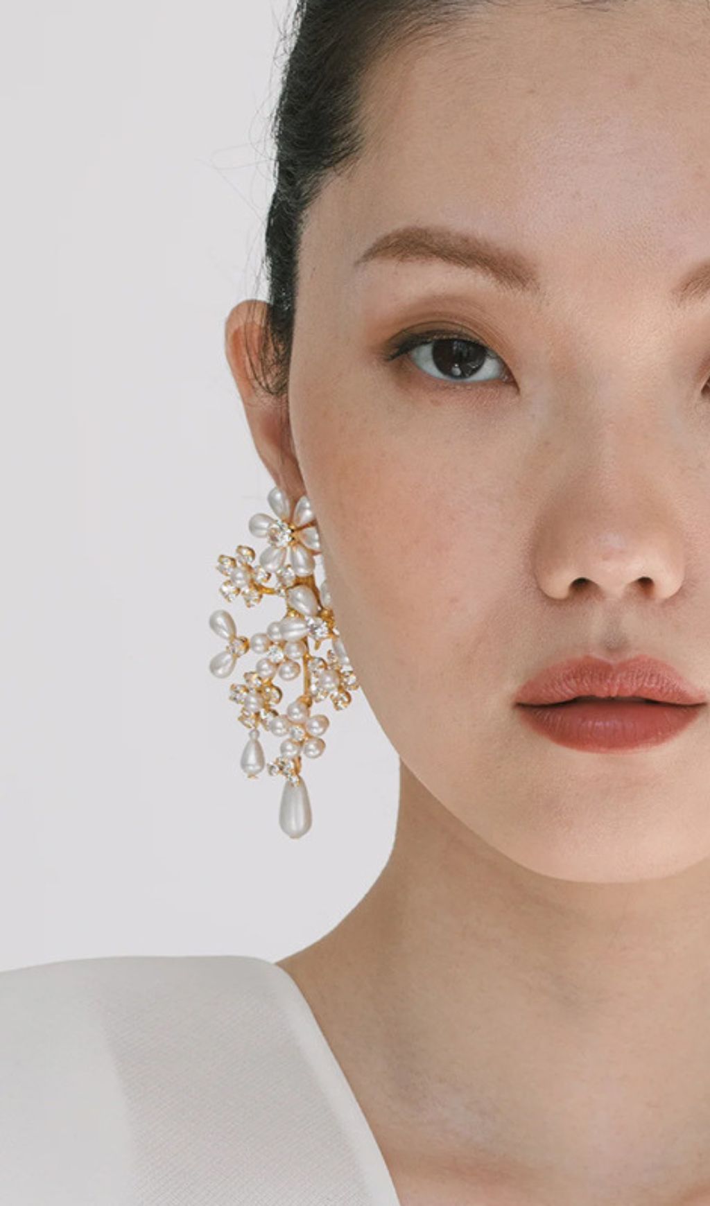 Kaitlyn Pearl Flower Earrings Flowering Girl