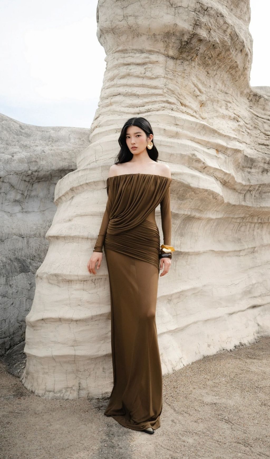 Kalinda Brown Pleated Off-Shoulder Mesh Maxi Dress Flowering Girl