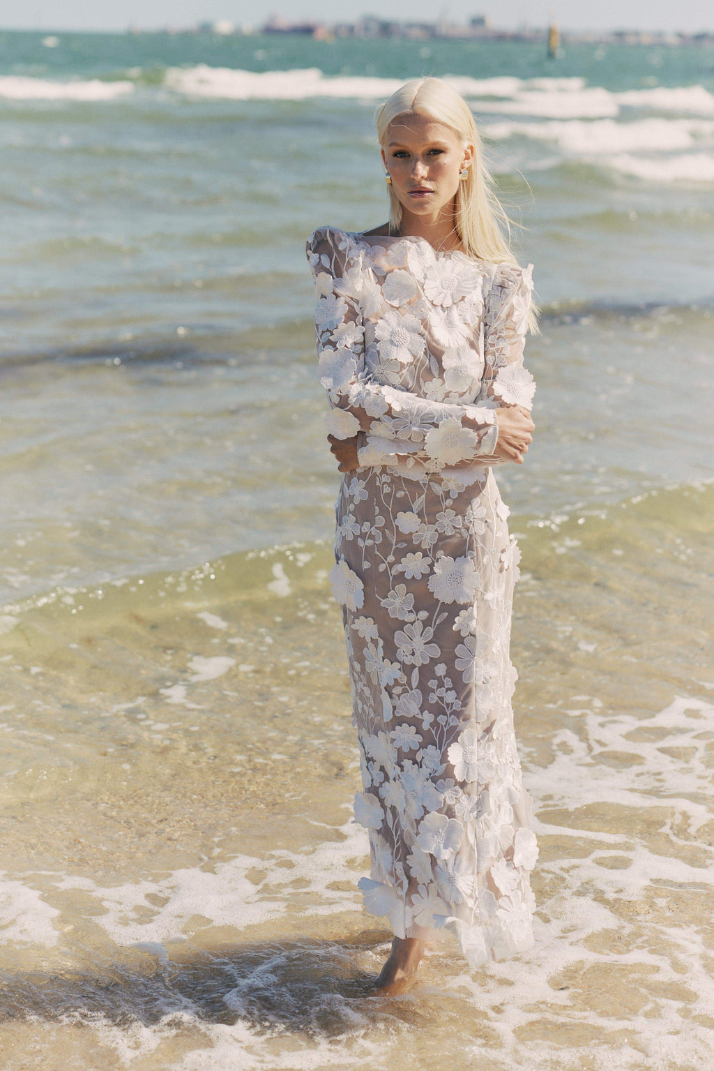 Shannon 3D Floral Midi Dress In White Flowering Girl