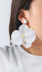 Olatunde White Flower Earrings Flowering Girl