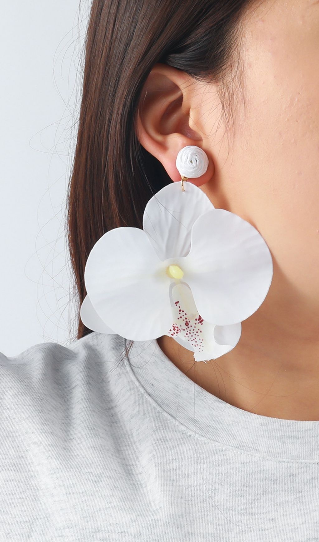 Olatunde White Flower Earrings Flowering Girl