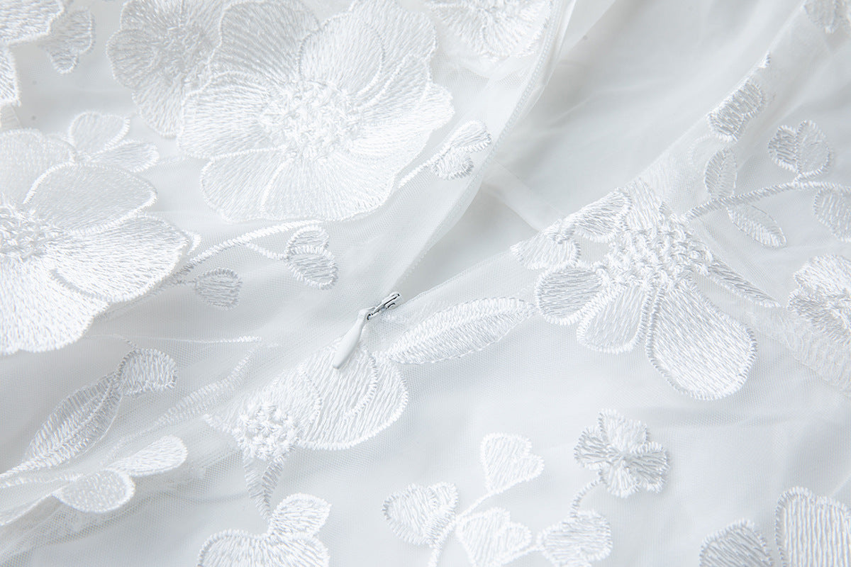 Georgia 3d Floral Lace Mini Dress In White Flowering Girl