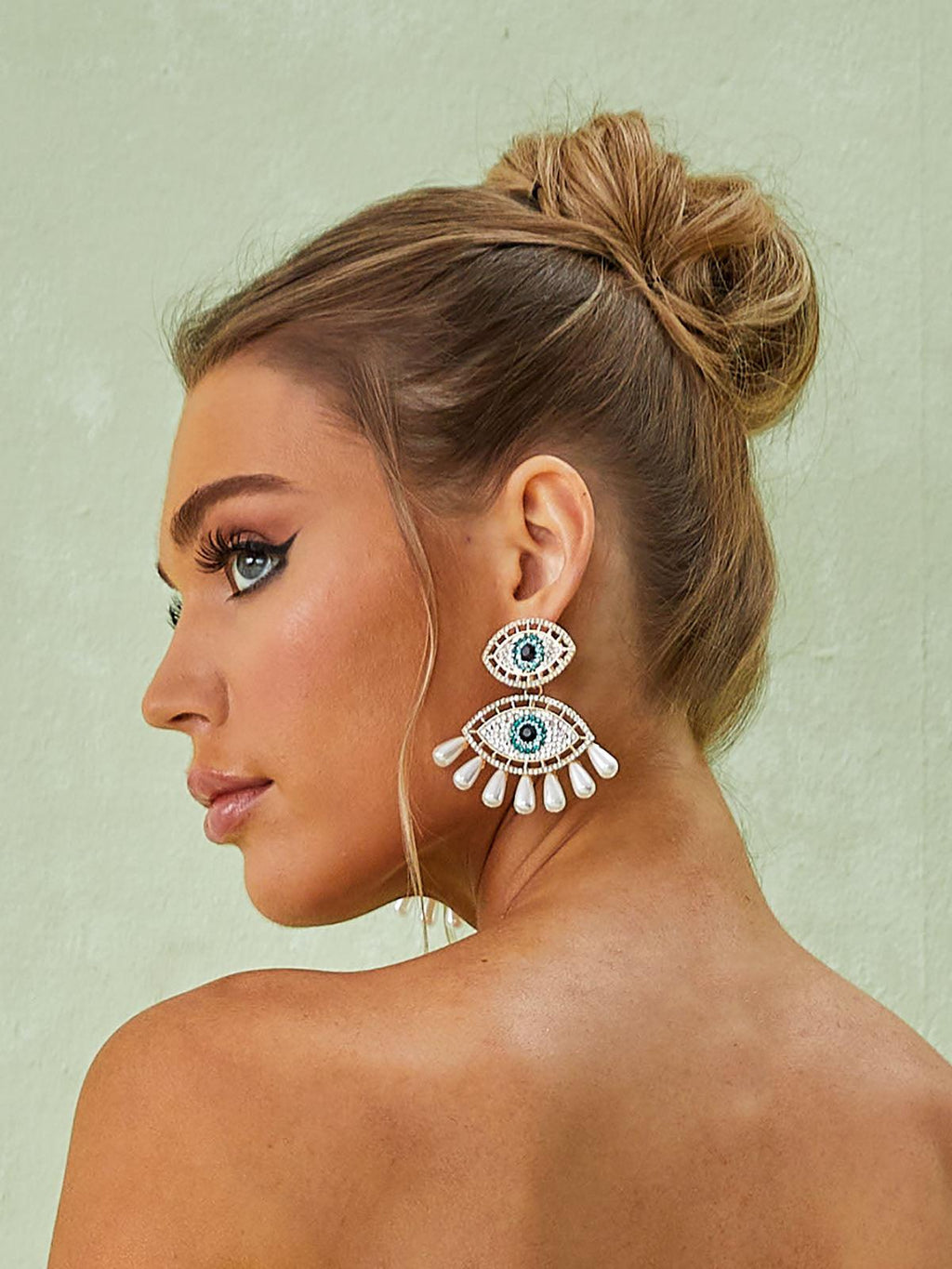 Eye Pearls Earrings Flowering Girl