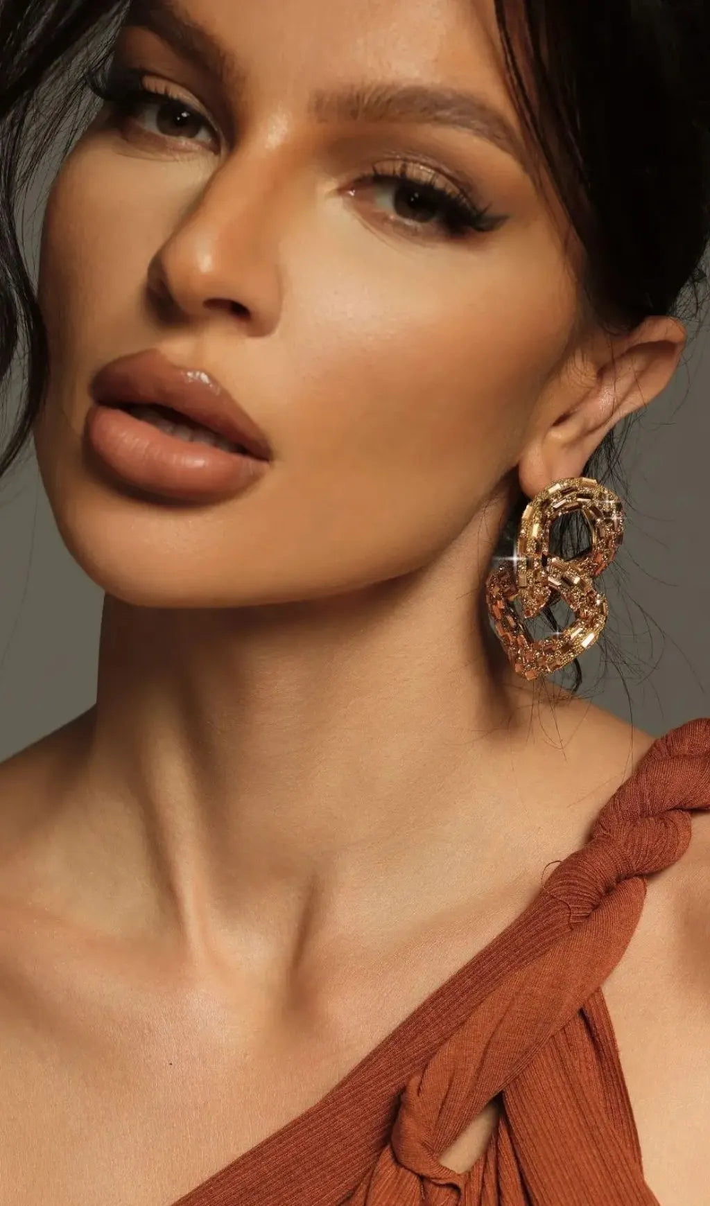 Tyora Circle Crystal Earrings Flowering Girl