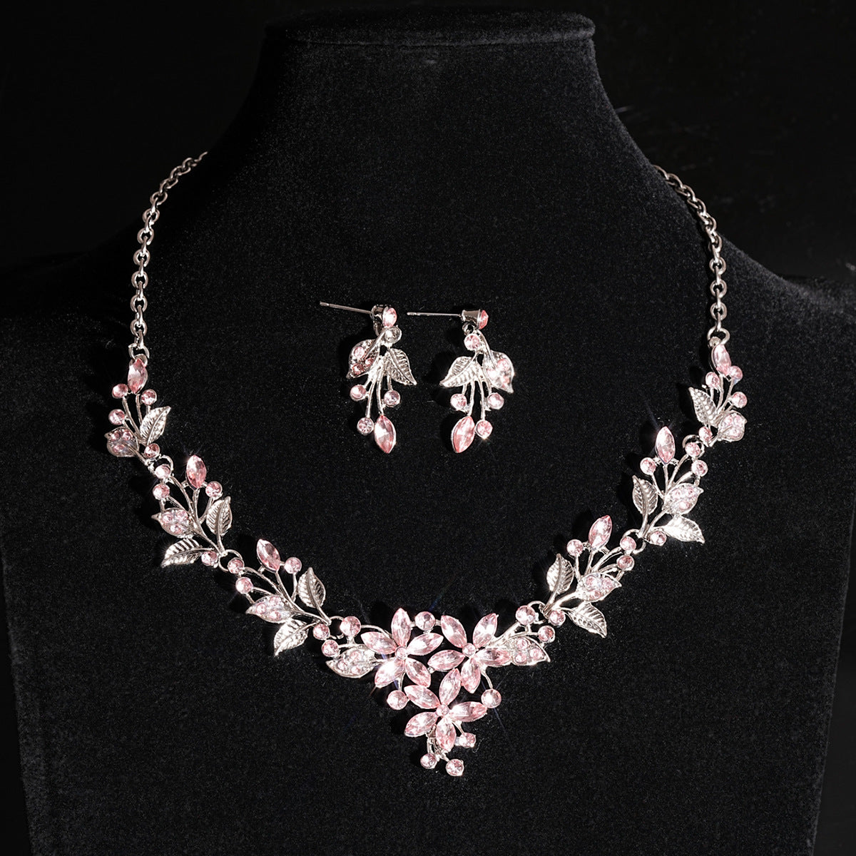 Juelz Flower Leaf Necklace & Earrings Flowering Girl