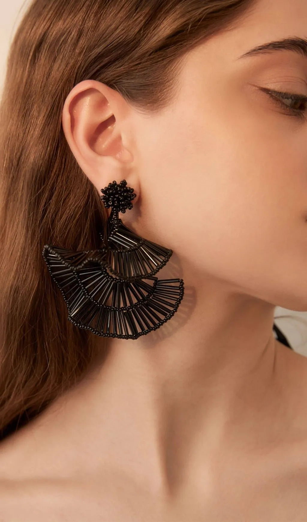 Leighna Black Fan-Shaped Earrings Flowering Girl