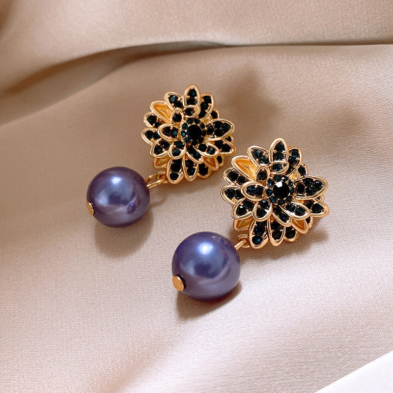Danilo Flower Pearl Earrings Flowering Girl