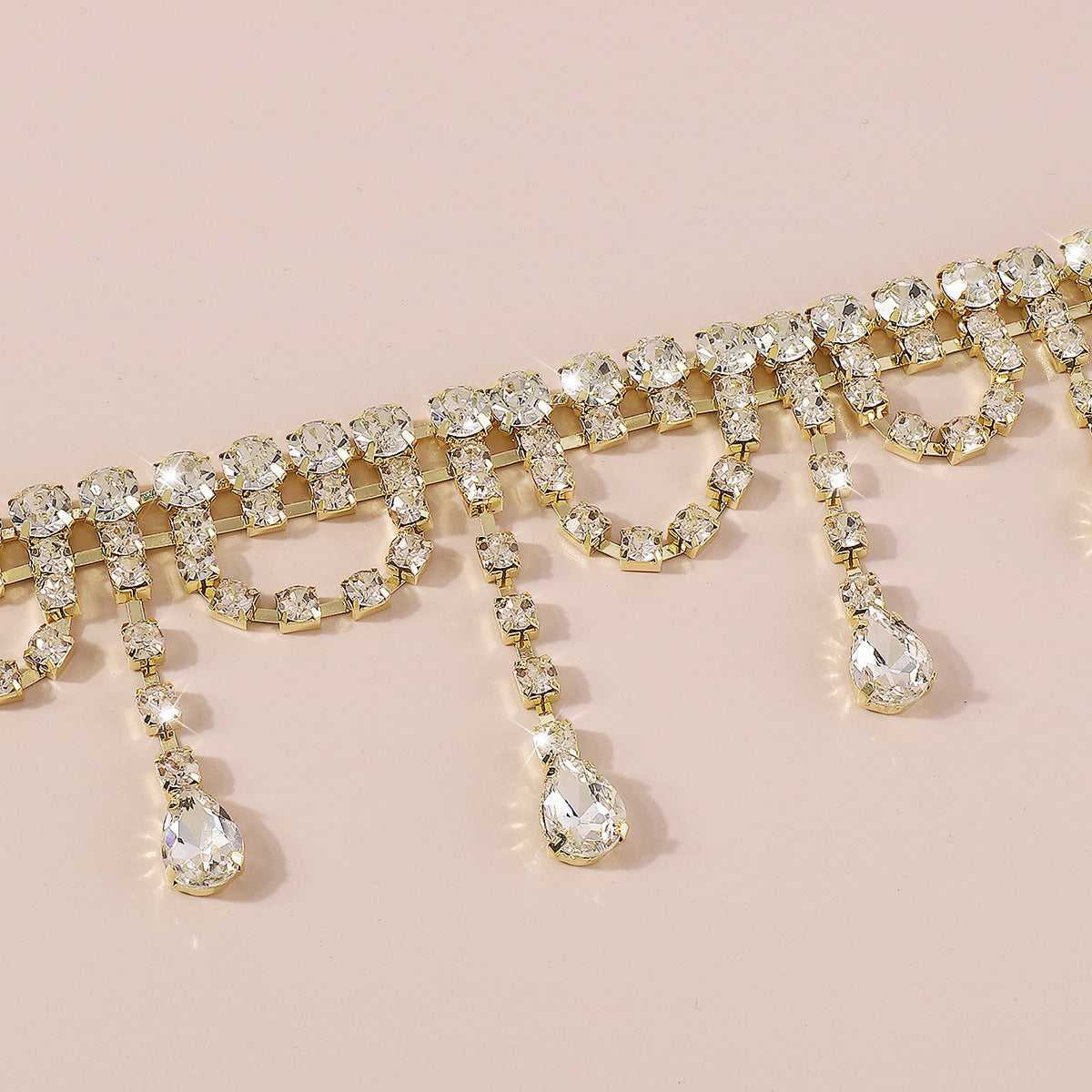 Gold Rhinestone Tassel Claw Chain Flowering Girl