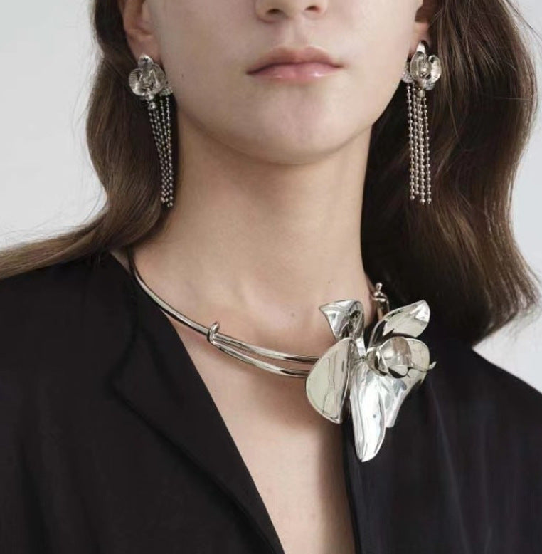 Three-Dimensional Orchid Choker Flowering Girl