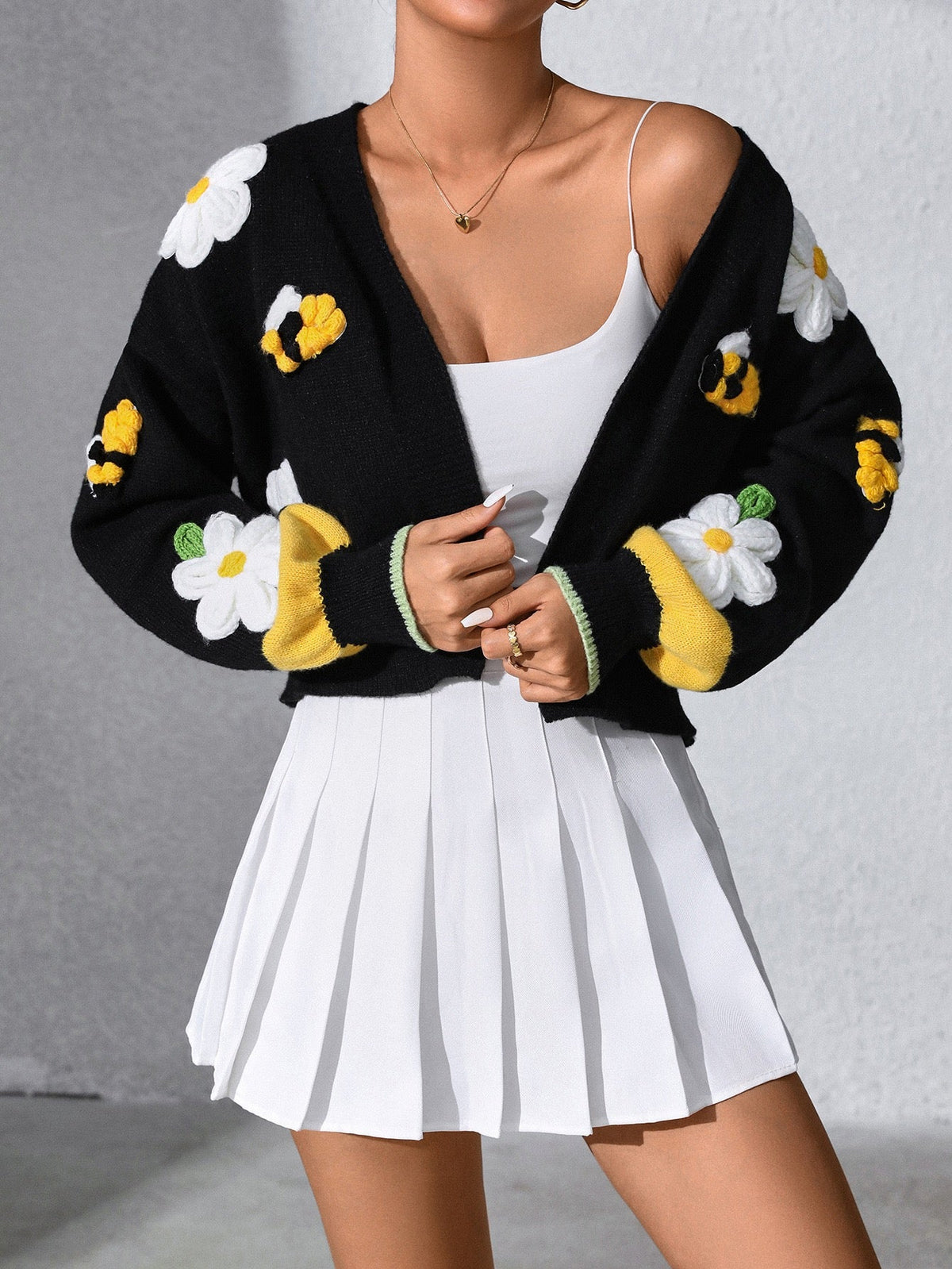 3D Daisy Bee V Neck Long Sleeve Cropped Knit Cardigan Flowering Girl