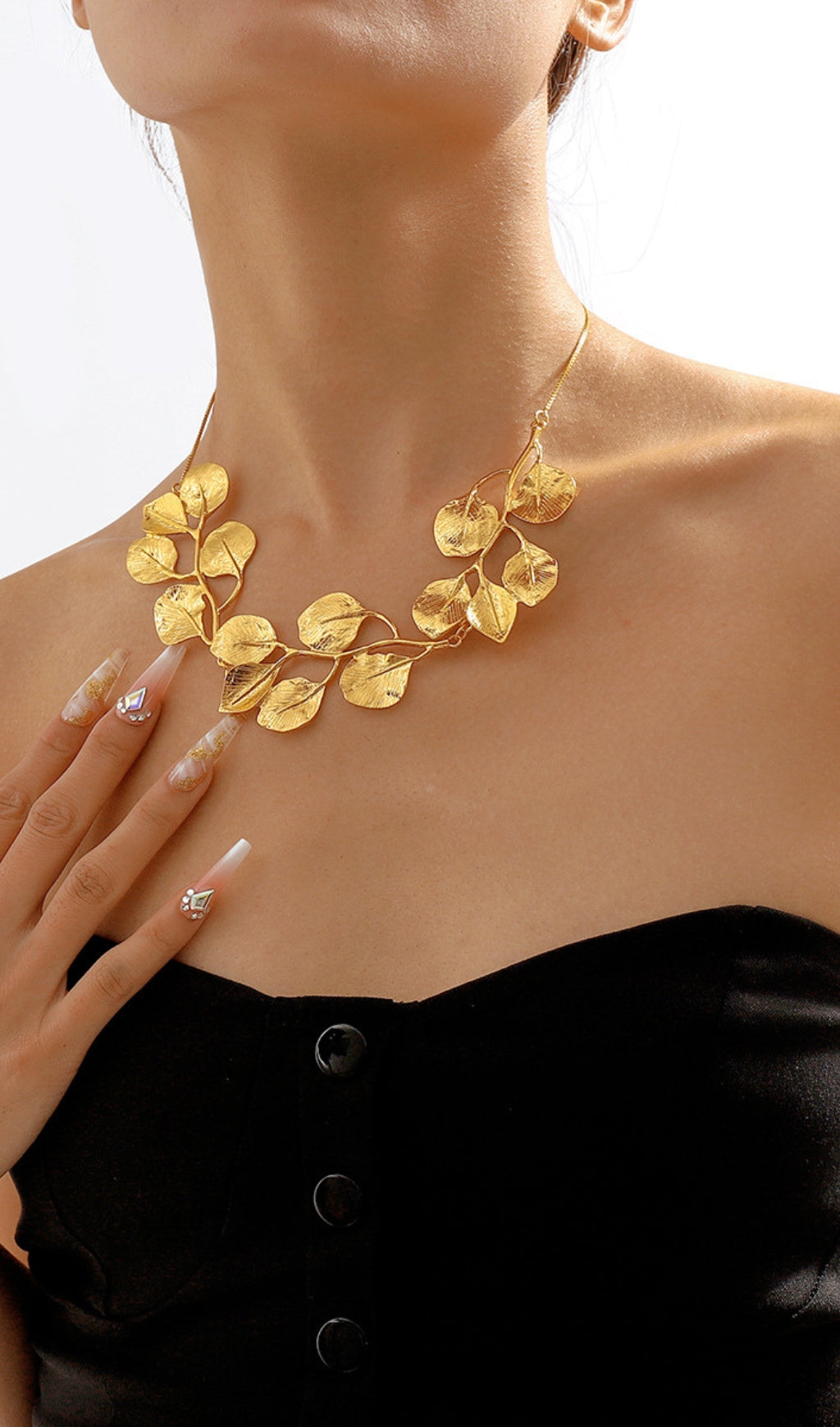 Exaggerated Leaf Choker Flowering Girl