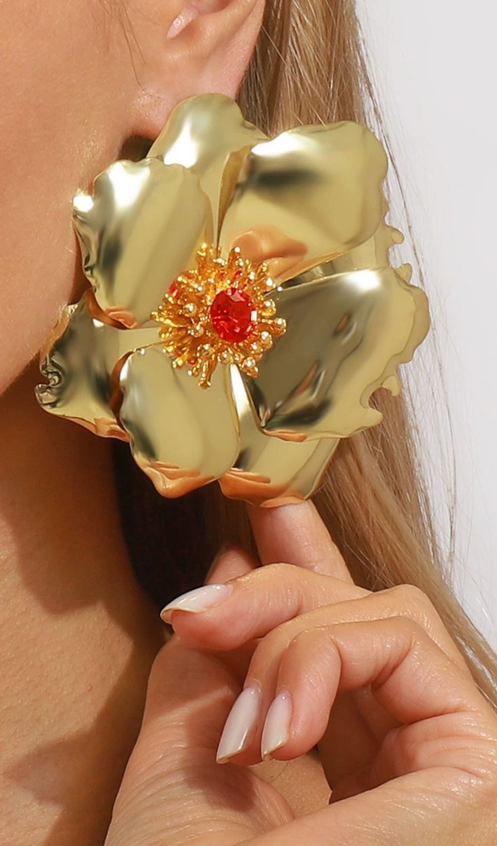 Jumana Flower Earrings Flowering Girl