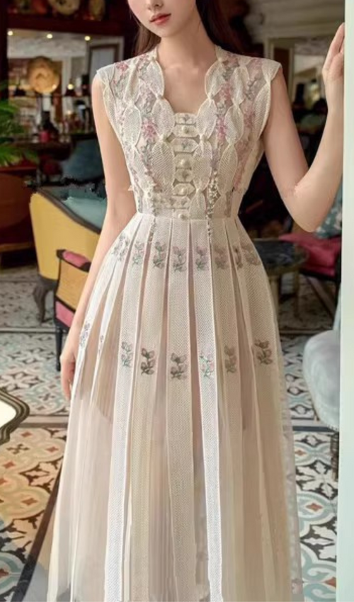 Arwyn Floral Embroidery Midi Dress Flowering Girl