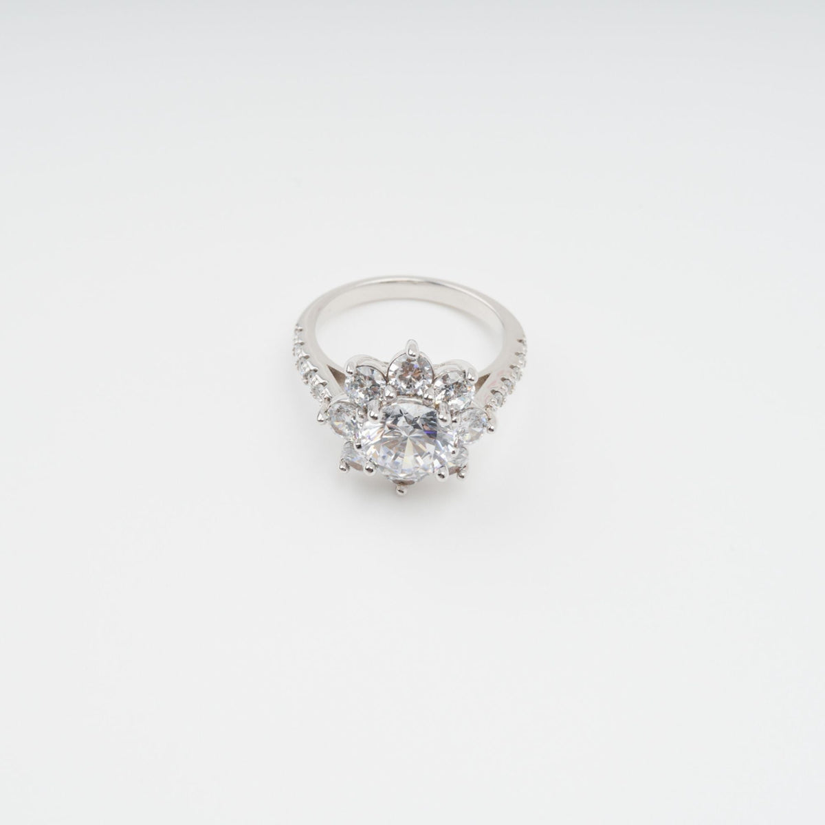 Émilie Sterling Silver Flower Shaped Zircon Gemstone Ring Flowering Girl