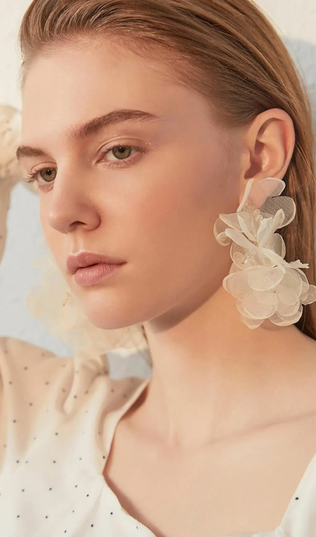 Amerigo White Artificial Water Earrings Flowering Girl