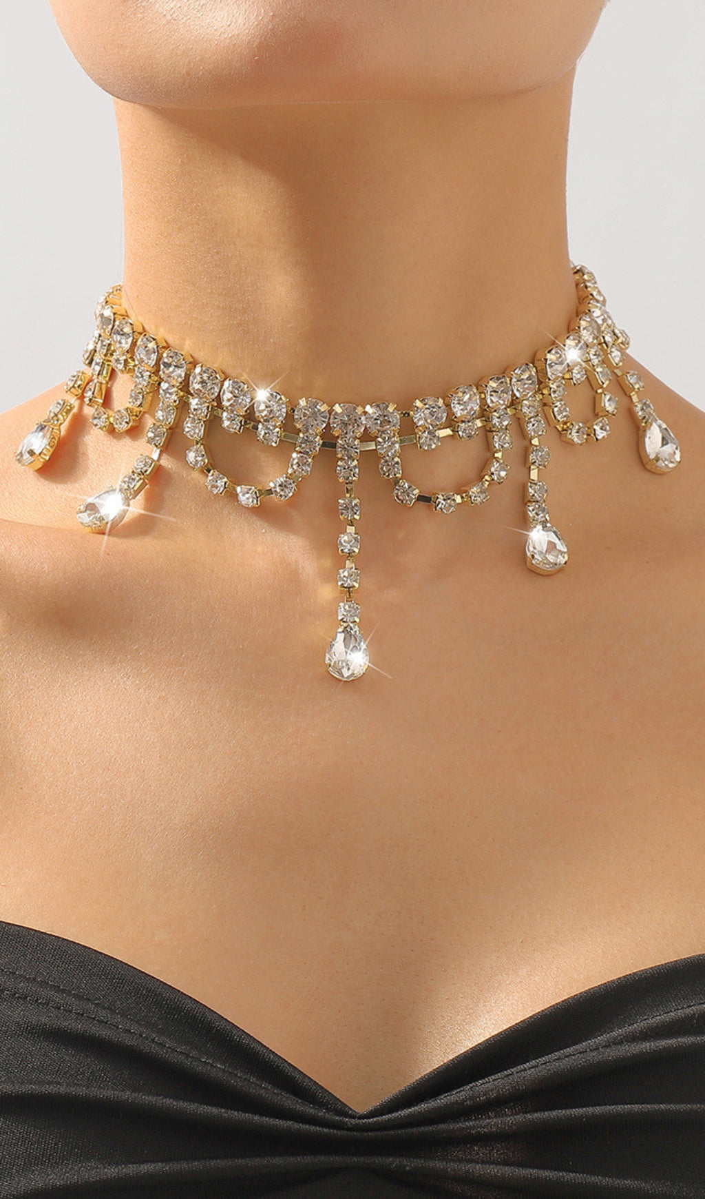 Gold Rhinestone Tassel Claw Chain Flowering Girl