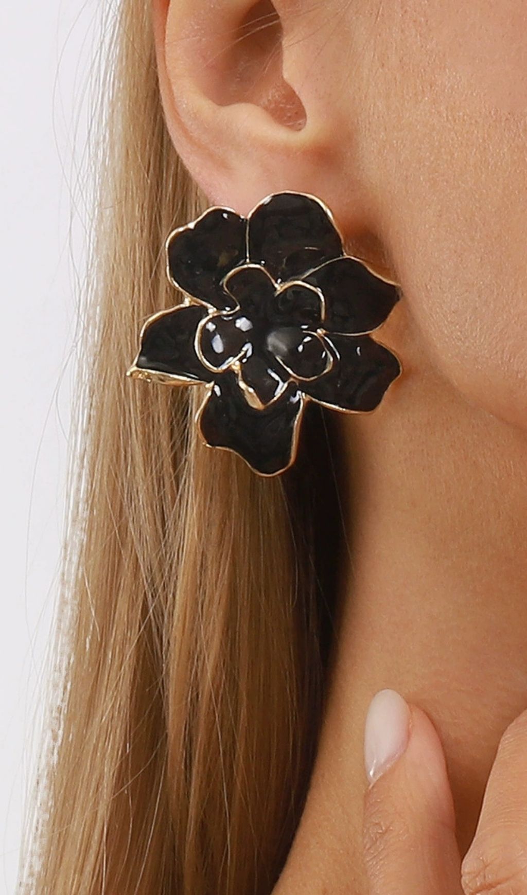 Julisha Flower Earrings Flowering Girl