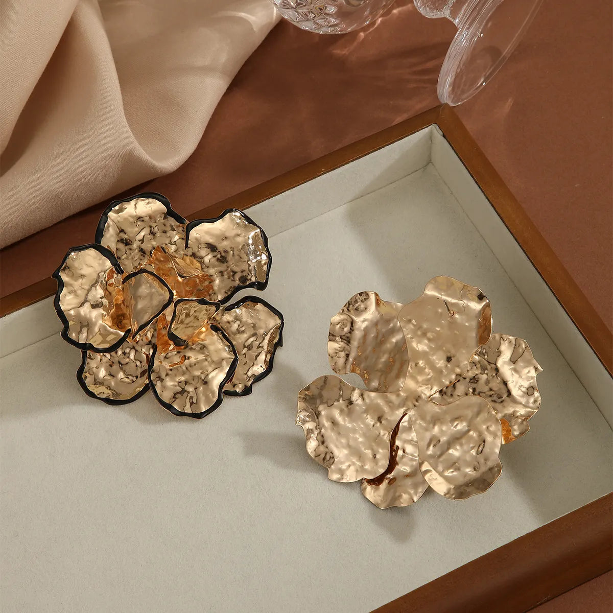 Cynara Gold Black Flower Earrings Flowering Girl