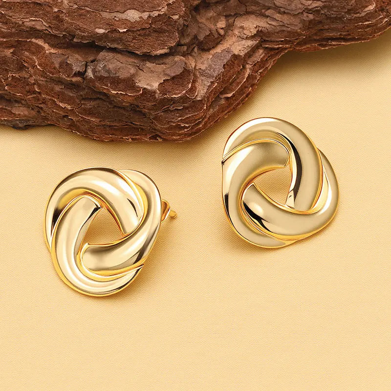Small Knot Earrings Flowering Girl