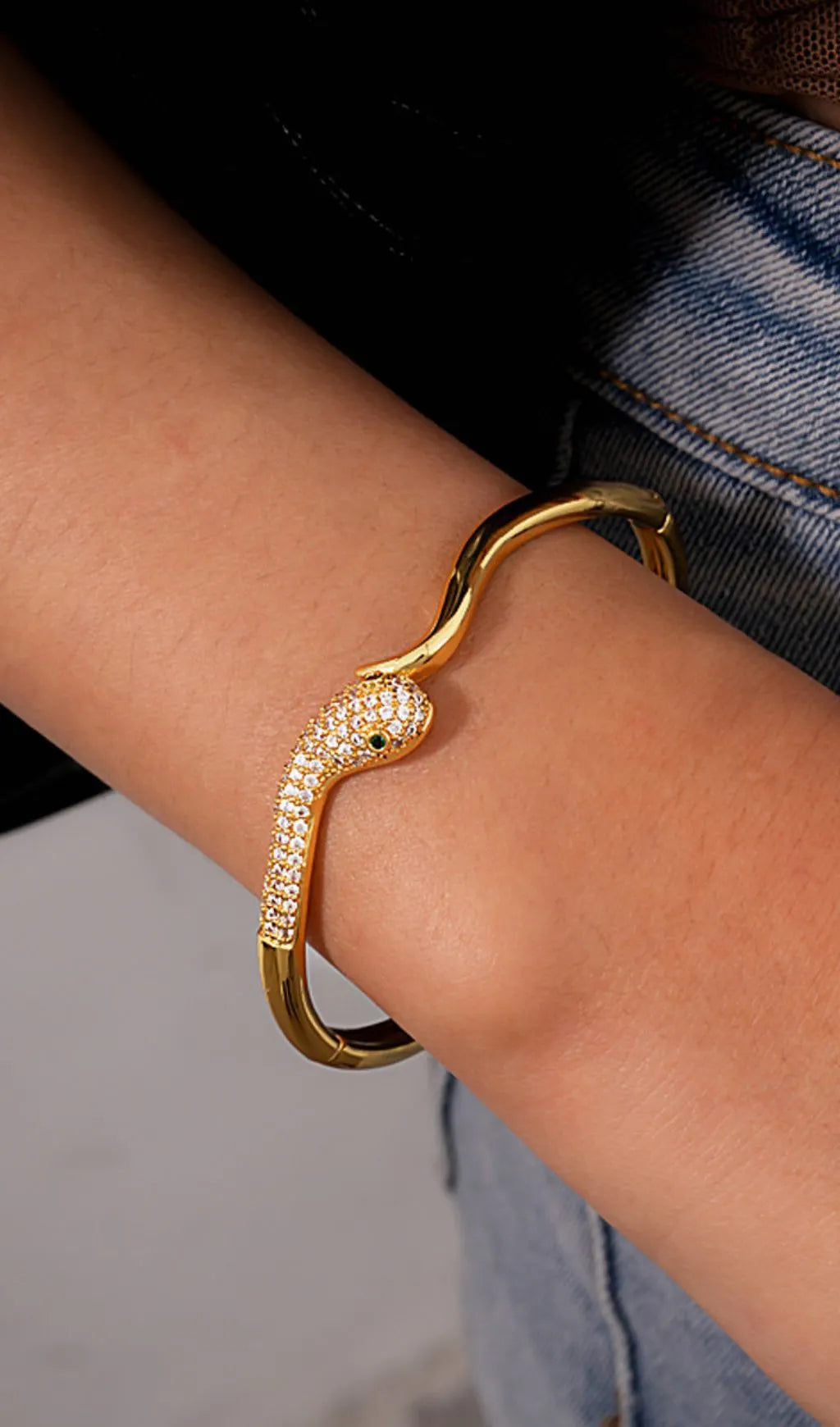 Jonilde Snake-Shaped Bracelet Flowering Girl