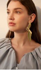 Lejane Gold Earrings Flowering Girl