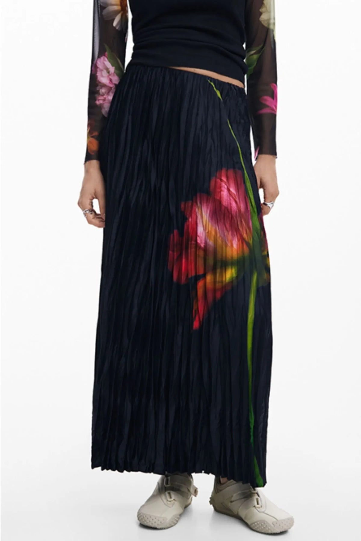 Zanna Print Pleated Skirt In Black Flowering Girl