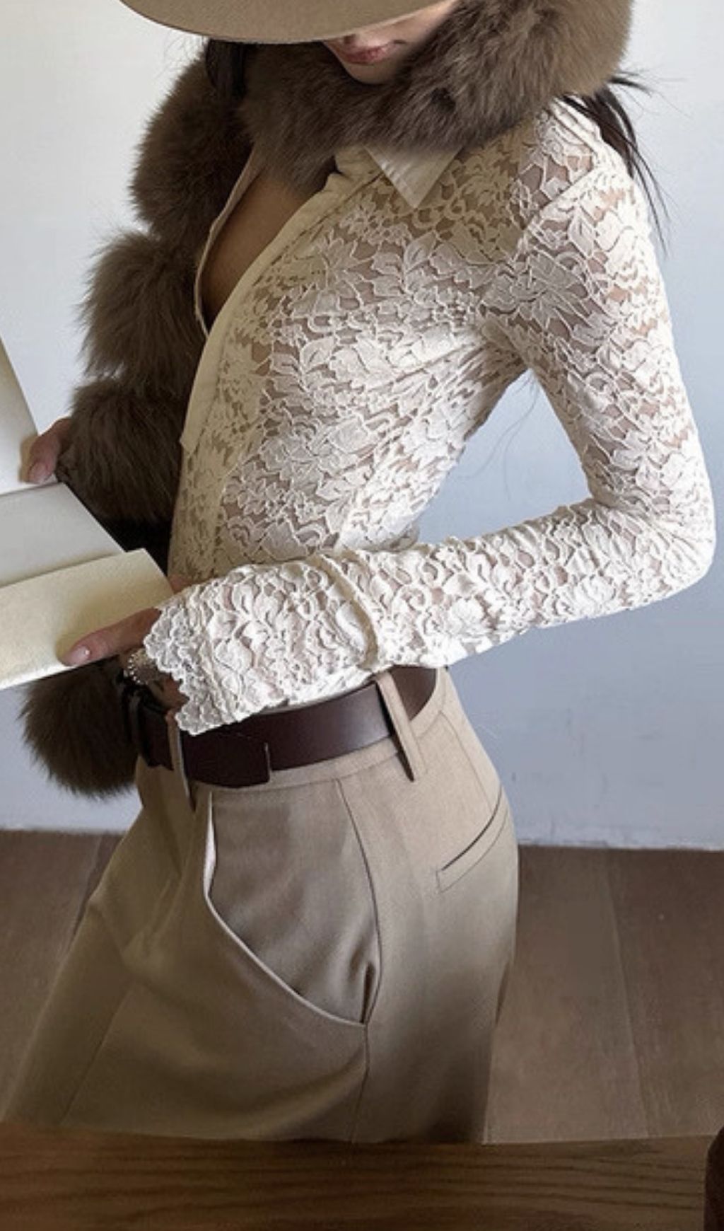 Angeni Collar Lace Top Flowering Girl