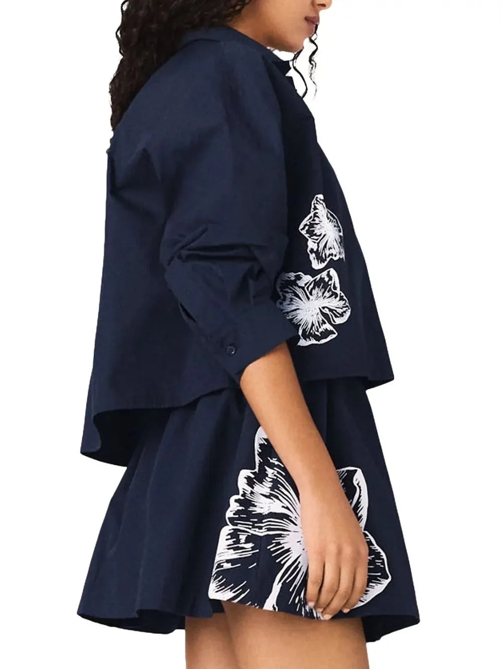 Cropped Floral Shirt Flowering Girl