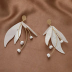 Corazon White Flower Earrings Flowering Girl