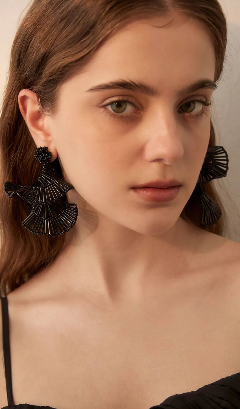 Leighna Black Fan-Shaped Earrings Flowering Girl