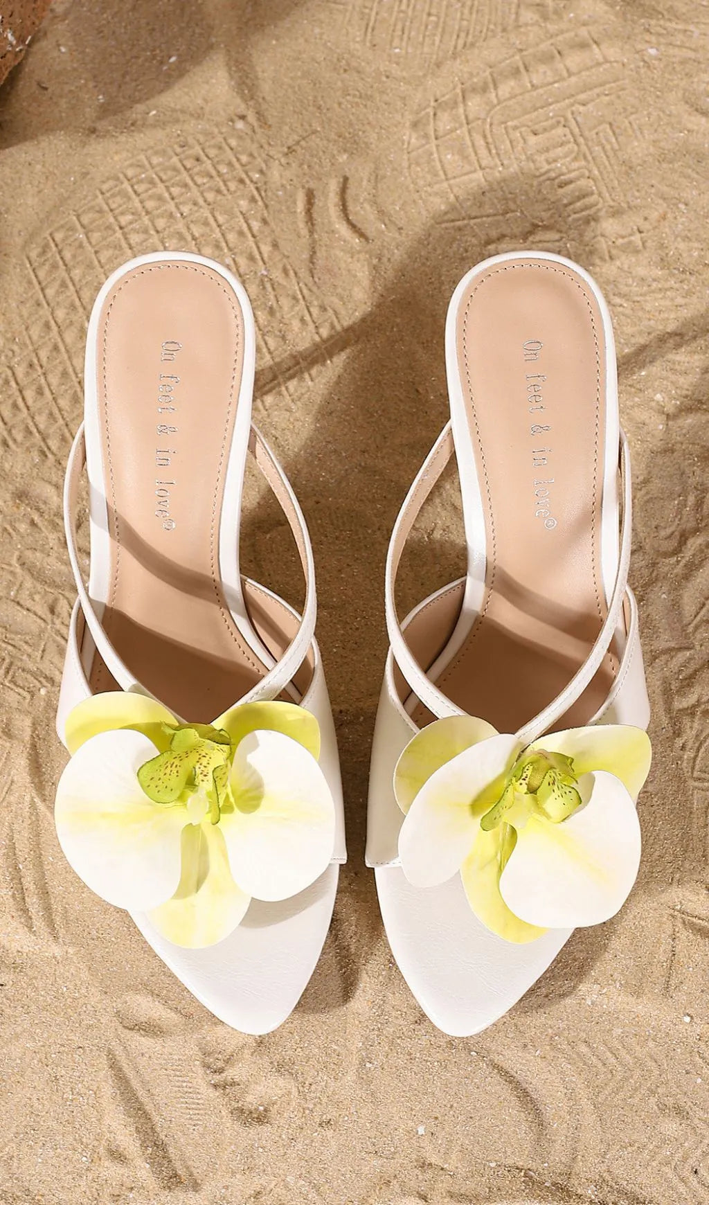 Hécate White Flower Sandals Flowering Girl
