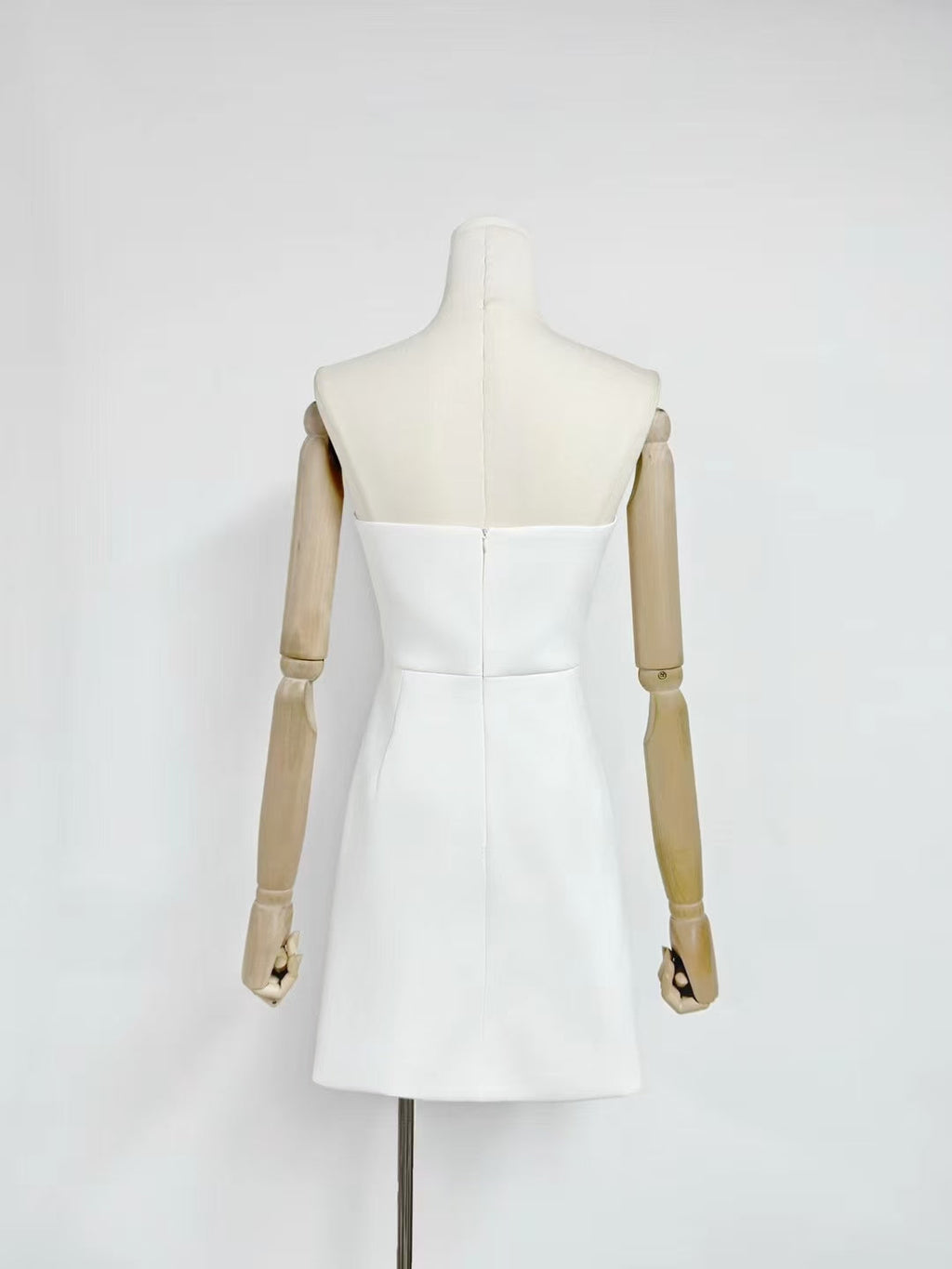 Rosario Appliqué Floral Bustier Mini Dress In White Flowering Girl