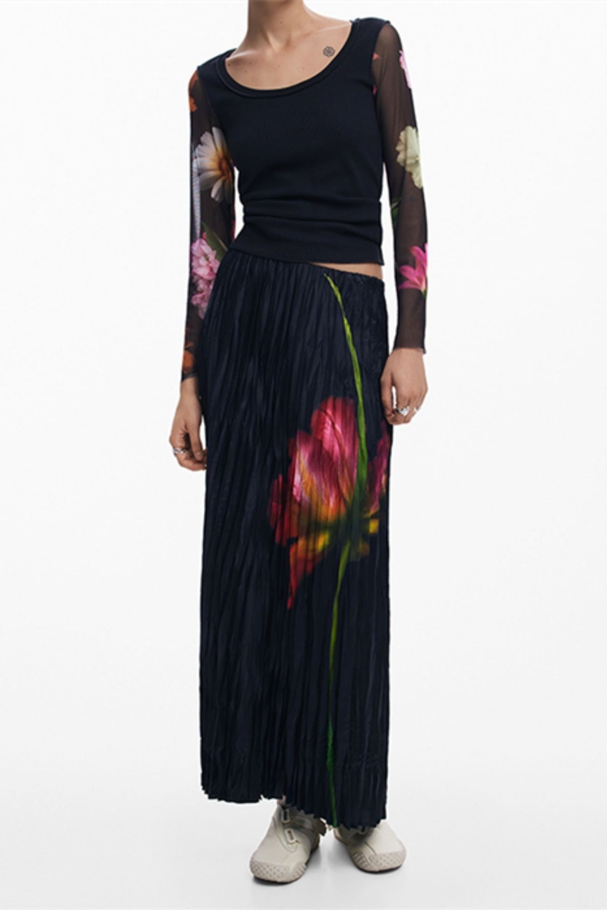 Zanna Print Pleated Skirt In Black Flowering Girl