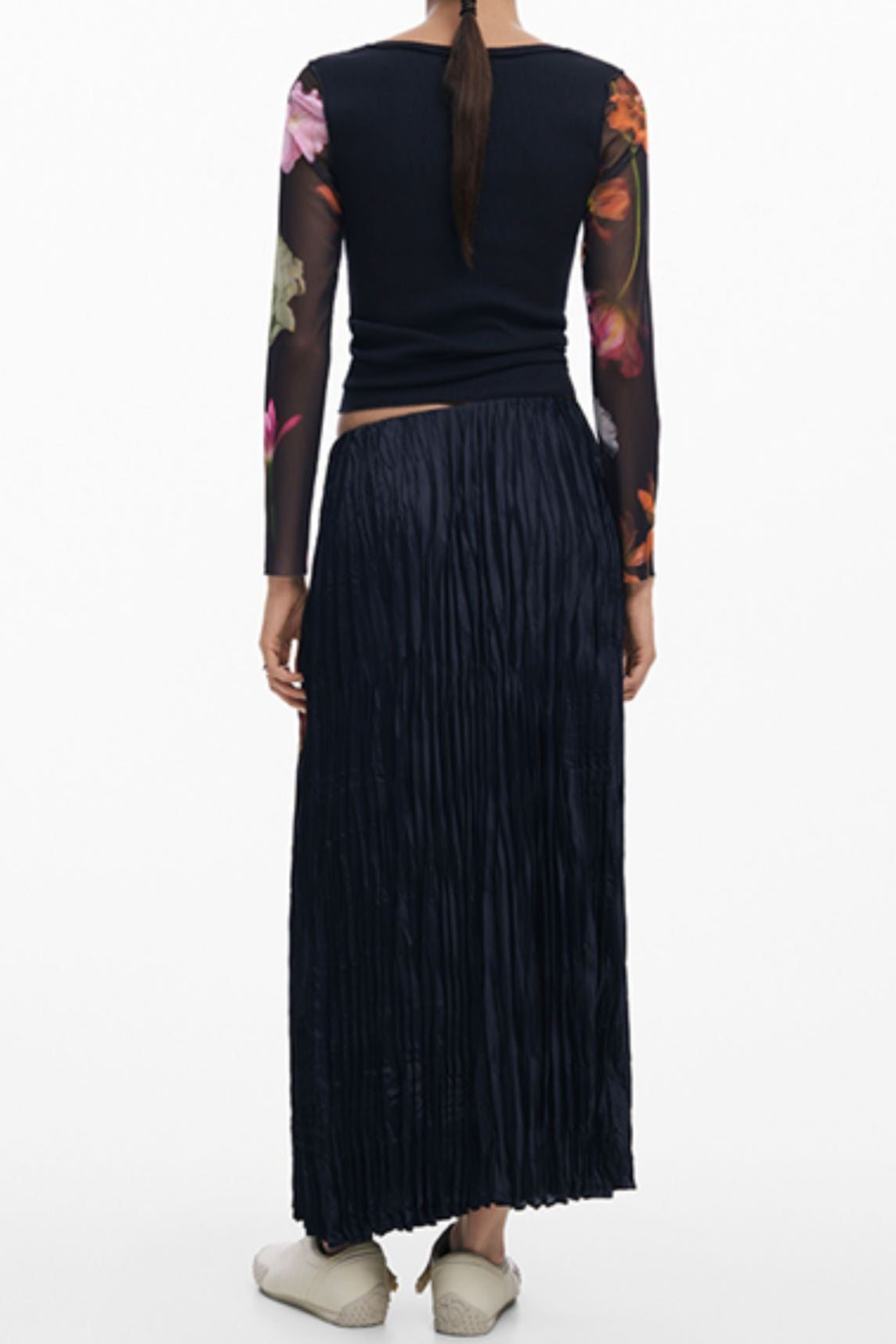 Zanna Print Pleated Skirt In Black Flowering Girl