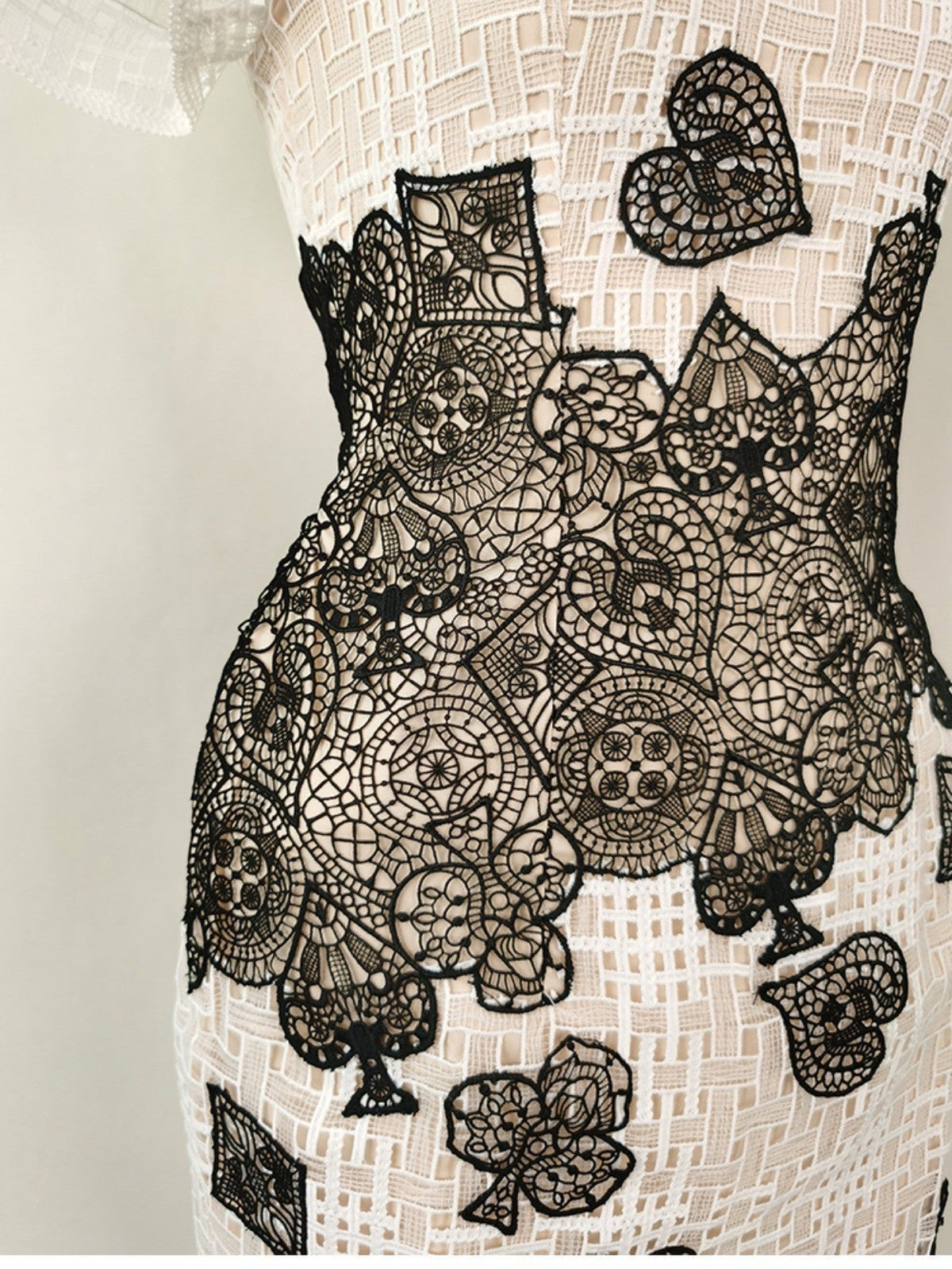 Poker Patterns Embellished Midi Dress In White Flowering Girl