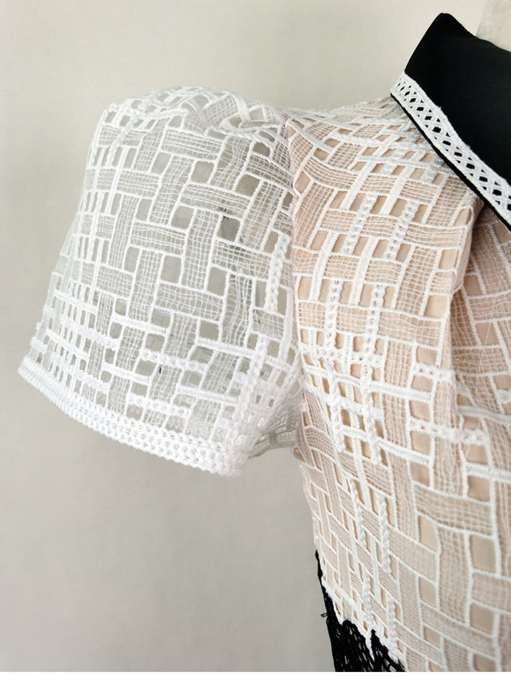 Poker Patterns Embellished Midi Dress In White Flowering Girl