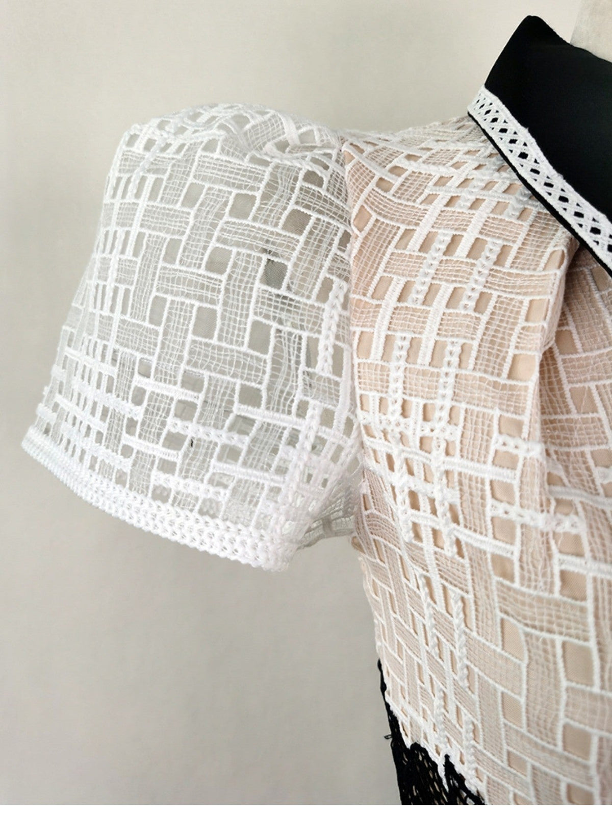 Poker Patterns Embellished Midi Dress In White Flowering Girl