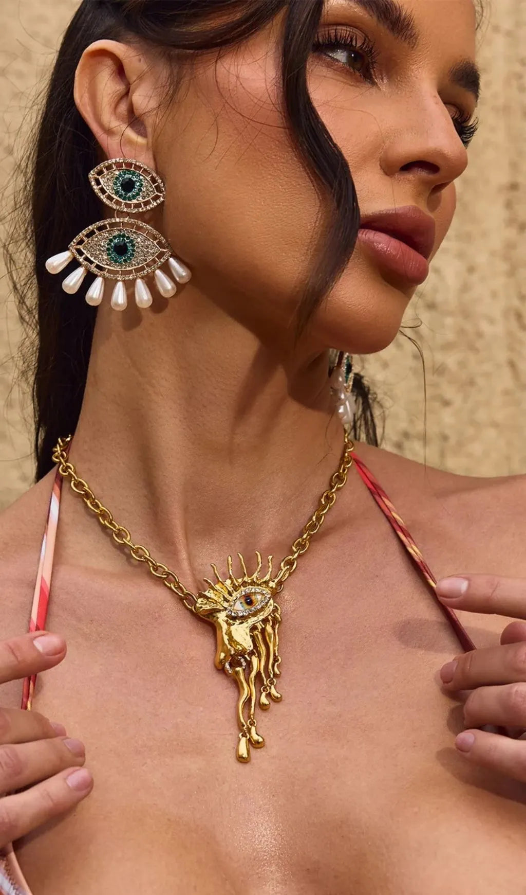 Chika Eye Rhinestone Necklace Flowering Girl