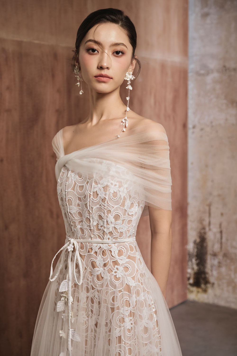 Miua Gored Gathered Lace Midi Dress In White Flowering Girl
