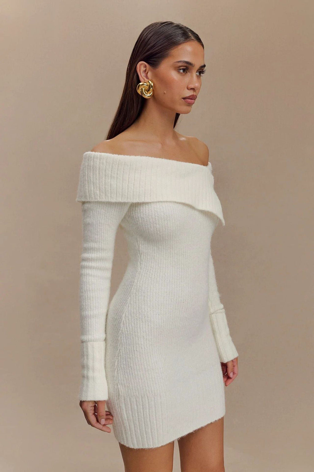 White Off-The-Shoulder Long-Sleeved Knitted Dress Flowering Girl