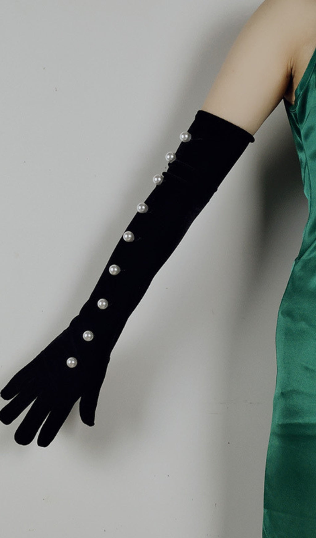 Black Pearl Embellished Gloves Flowering Girl