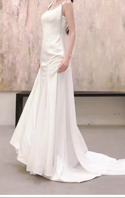 White Sleeveless Square Neck Mermaid Wedding Dress With Train Flowering Girl